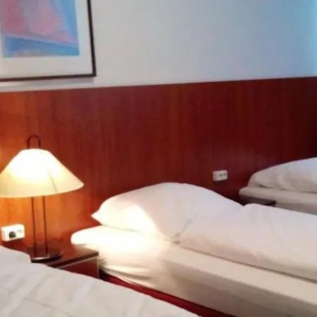 Hotel Central Hannover Hotel 3*
