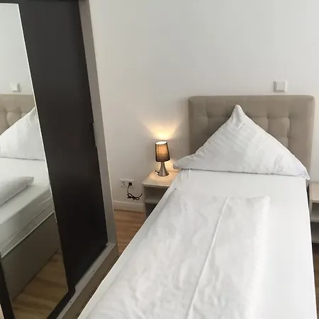Hotel Central Hannover Szálloda 3*